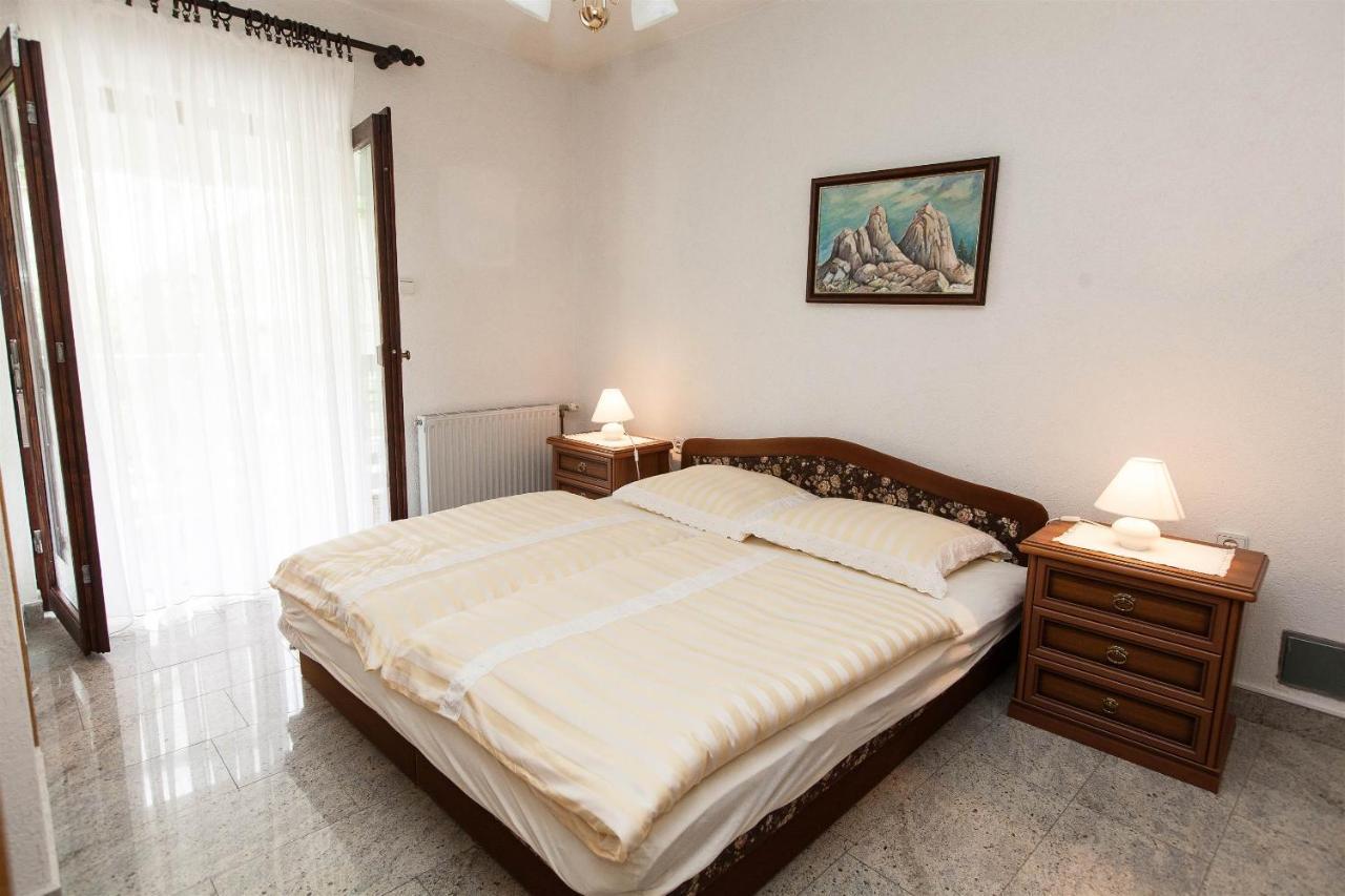 Apartments With A Parking Space Crikvenica - 11307 Exterior foto